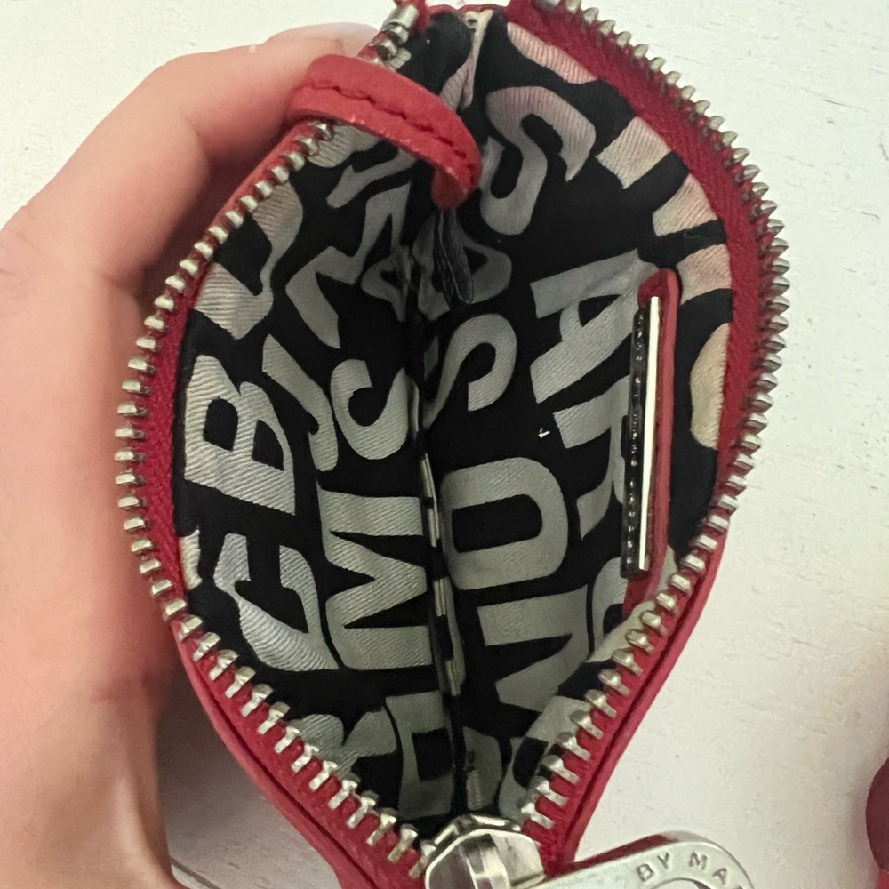 Red Marc Jacob’s Wallet / Key Chain - Picture 4 of 6